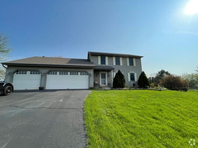 Building Photo - N93W27616 Quail Holw Ct Rental