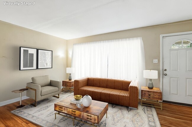 Building Photo - Beautiful 3 Bedroom with Fenced In Yard