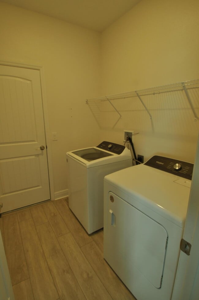 Photo - 1542 Killian Dr