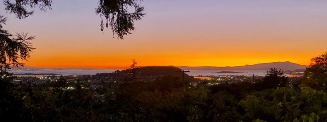 Building Photo - 633 Coventry Rd Unit A