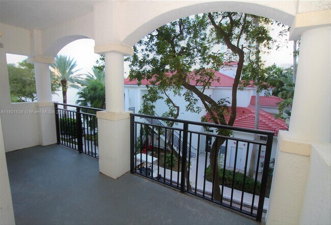 Photo - 3255 NE 184th St Unit 12311