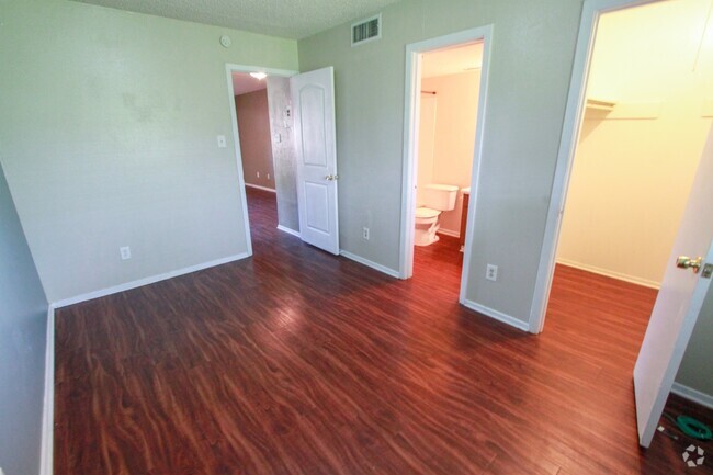 Building Photo - Charming 1-Bedroom, 1-Bath 4-Plex Unit B Rental
