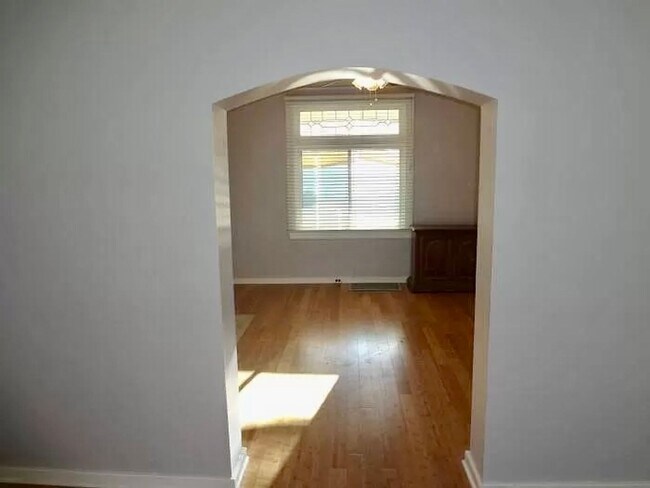 212 Republic St Unidad 1