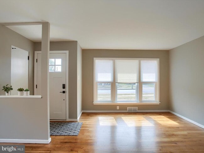 Photo - 1300 Strafford Rd