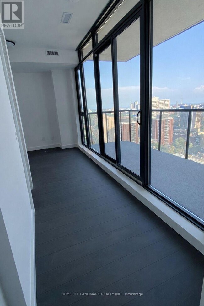 Photo - 81 Wellesley St E Unité 2401