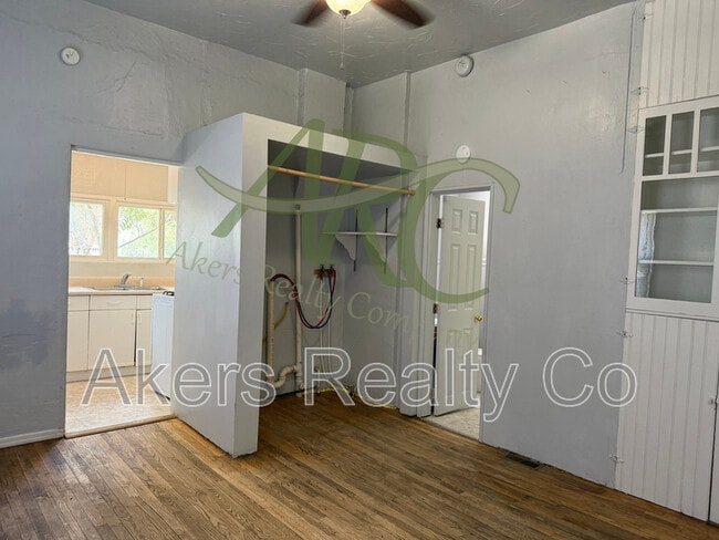 Photo - 523 E Adams Ave