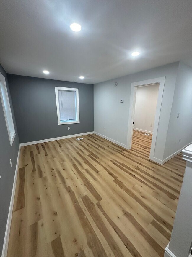 Photo - Beautiful renovated 3 bedroom townhome