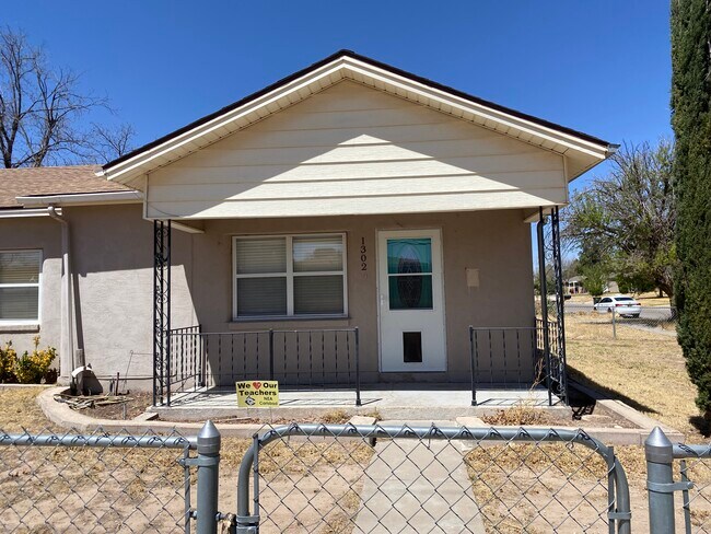 Photo - 1302 W Blodgett St House