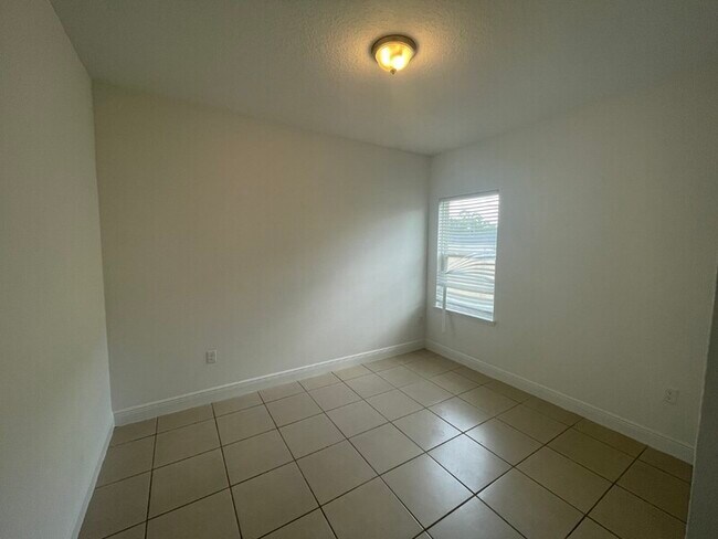 414 Columbia Ct