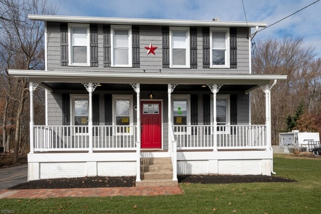 Building Photo - 186 Horseneck Rd Rental