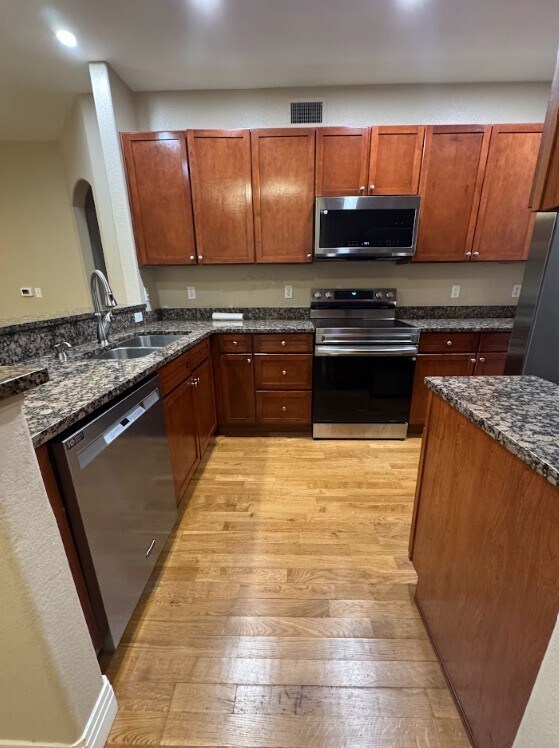 9059 E Panorama Cir