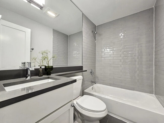 Photo - 514 W Aldine Ave