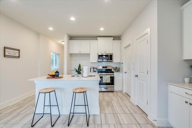Photo - 418 White Steppe Way