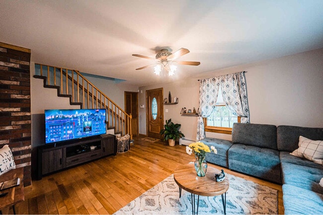 Photo - 38 Heron Cove Ln