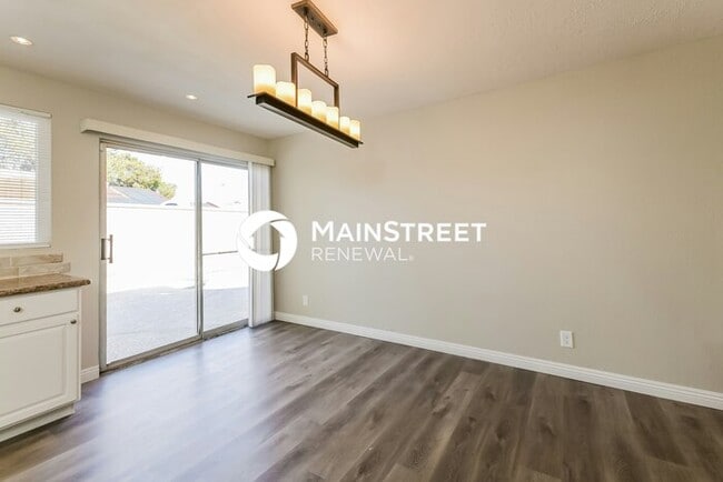 Photo - 4 Bedroom Pet-Friendly Home in LAS VEGAS, NV with Main Street Renewal