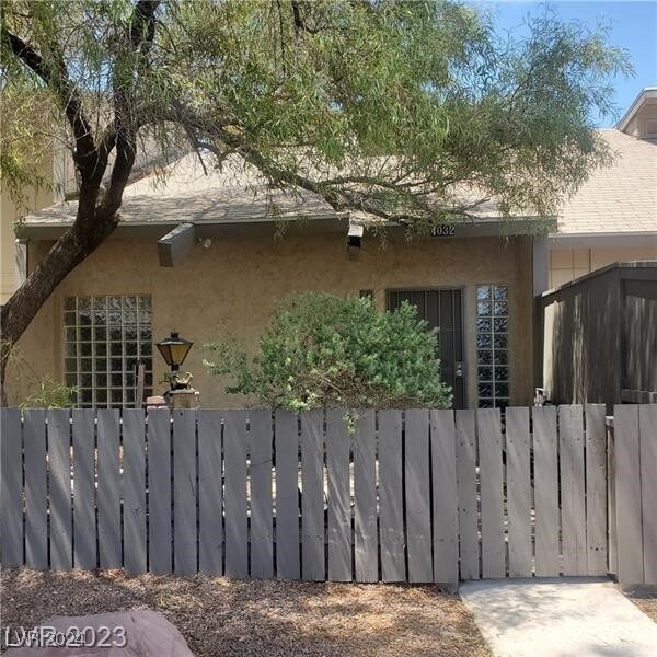 4032 Village Square Unidad 0
