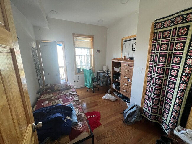 20 Winthrop St Unit 2