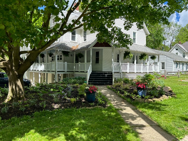 Photo - 11729 Peckham Ave