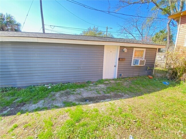 Building Photo - 1131 SE 36th St Unit C Rental