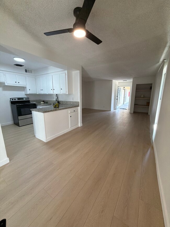 Building Photo - Regency Apartments