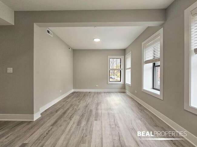 Photo - 2 bedroom in EVANSTON IL 60202 Unit W3