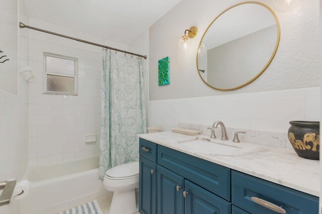 Photo - 808 Iroquois St