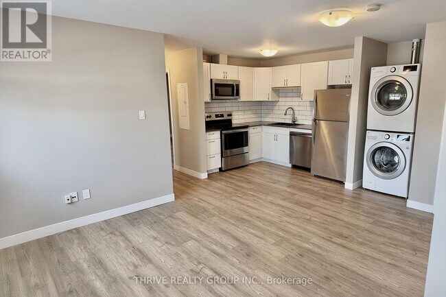 Photo - 1277 Commissioners Rd W Unit 203