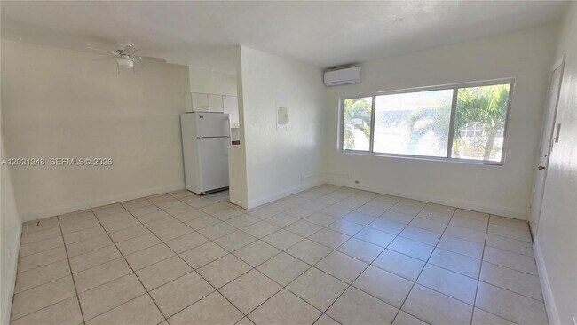 7629 Dickens Ave Unidad 7
