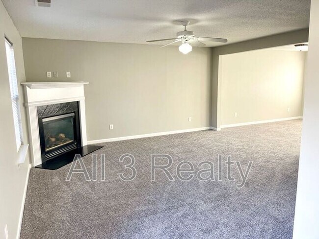 Photo - 333 Goldenrod Dr