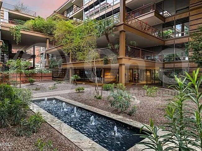 Building Photo - 7157 E Rancho Vista Dr