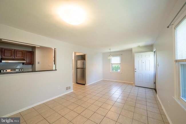 Photo - 9572 Inverary Ct