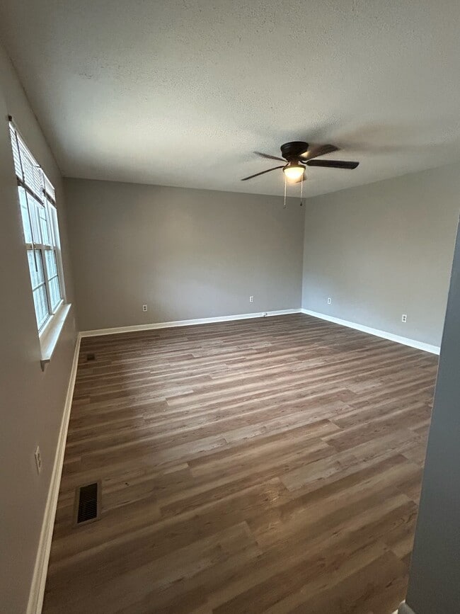 Photo - 406 Missionary Ave