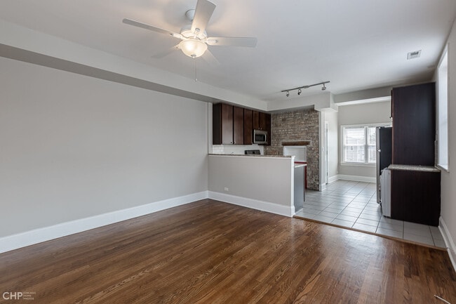 2607-2613 W Lawrence - 2 Bed/2 Bath