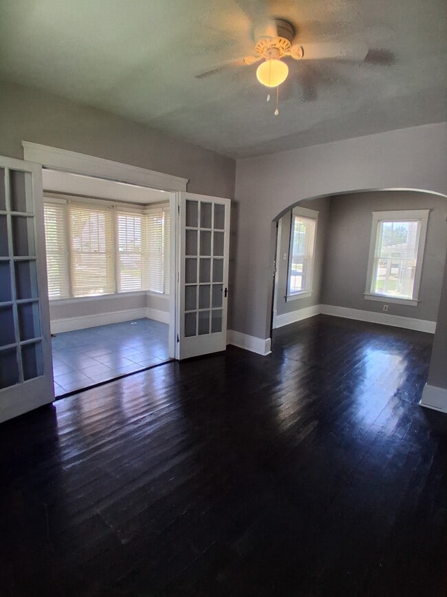 Photo - 245 E Ford Ave