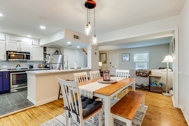 Photo - 6345 Bordeaux Ave