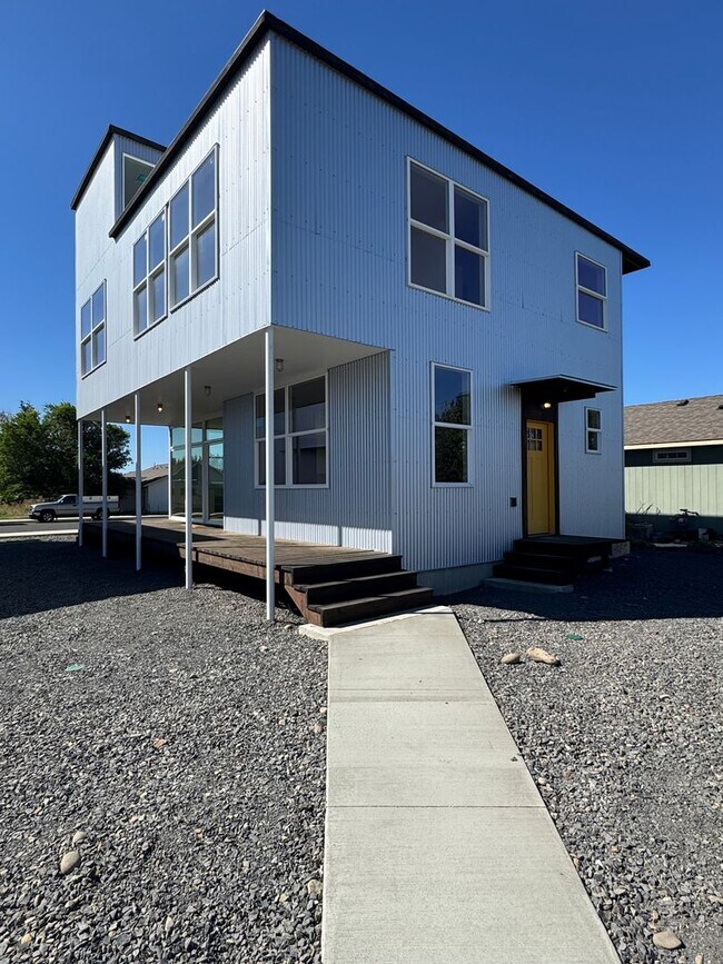 Bright 3BR/3BA with Soaring Ceilings & Lar... - Bright 3BR/3BA with Soaring Ceilings & Lar... Casa