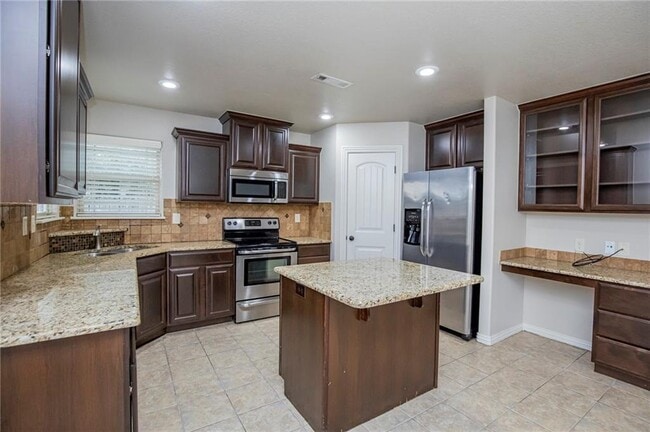 Photo - 6105 S 38th St