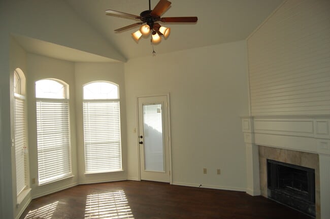 Photo - 4806 66th St Unit B