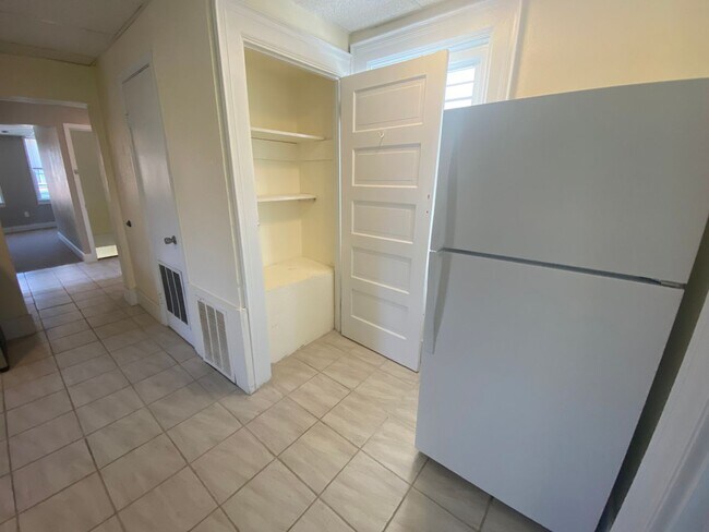 Photo - Spacious 1BR Apt now showing! Unit Floor 2