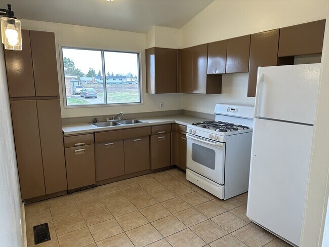 Photo - 17-19 Maple Grove