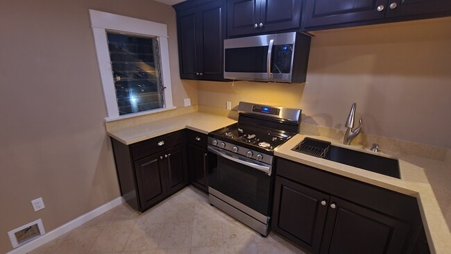 Photo - 1742 N Normandie Ave Unidad 1742 1/2
