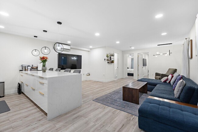 Building Photo - 142 Morris St Unit 1 Rental
