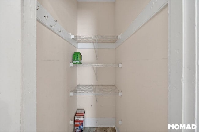 Photo - 1855 W 58th St