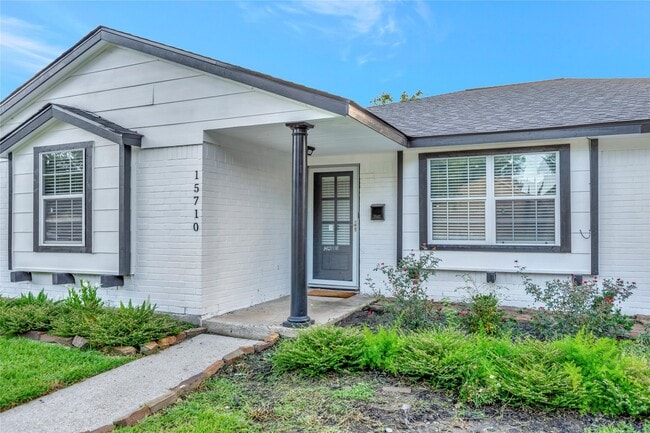 Building Photo - 15710 Sea Lark Rd Rental