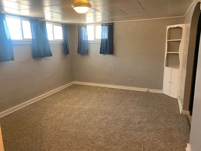 Building Photo - 615 19th St Unit 2