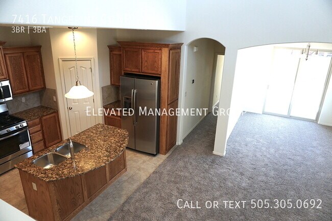 Building Photo - 7416 Tangerine Ct NE Rental