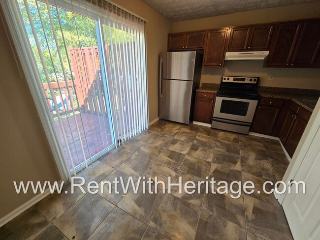 Photo - WOW!!! GORGEOUS DUPLEX / GREAT ROOMMATE FLOORPLAN / UPGRADES / GREAT LOCATION / PRIVATE YARD