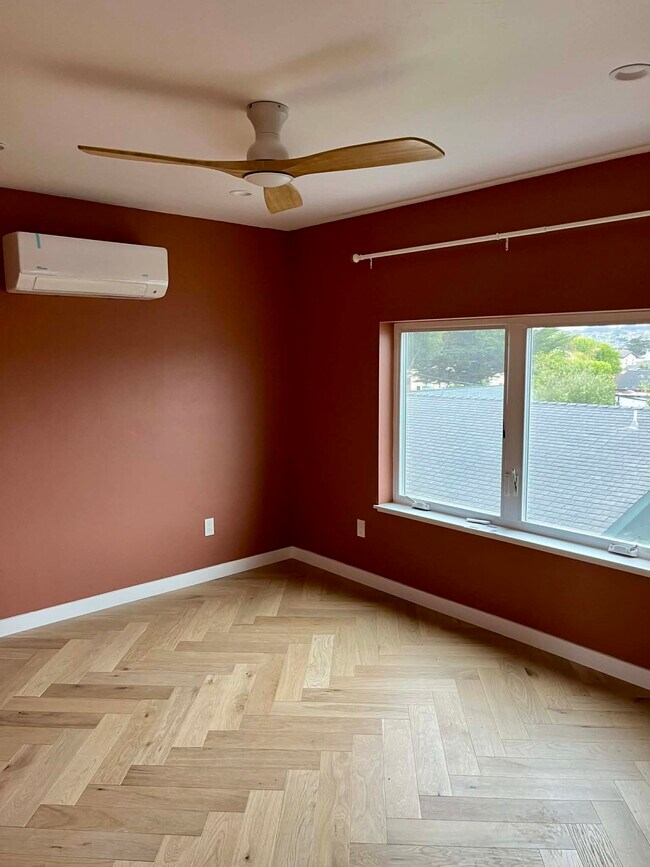 Photo - 550 Palm Ave