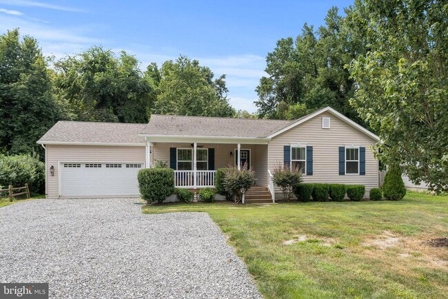 Photo - 305 Cedar Ln