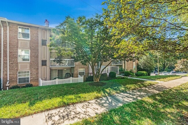 Photo - 1935 Wilson Ln Unit 203